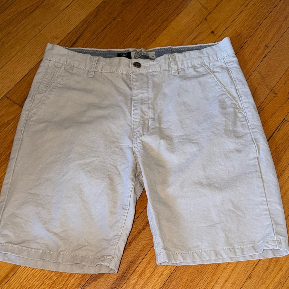 Hang Ten Men's Light Gray Flat Front Chino Shorts